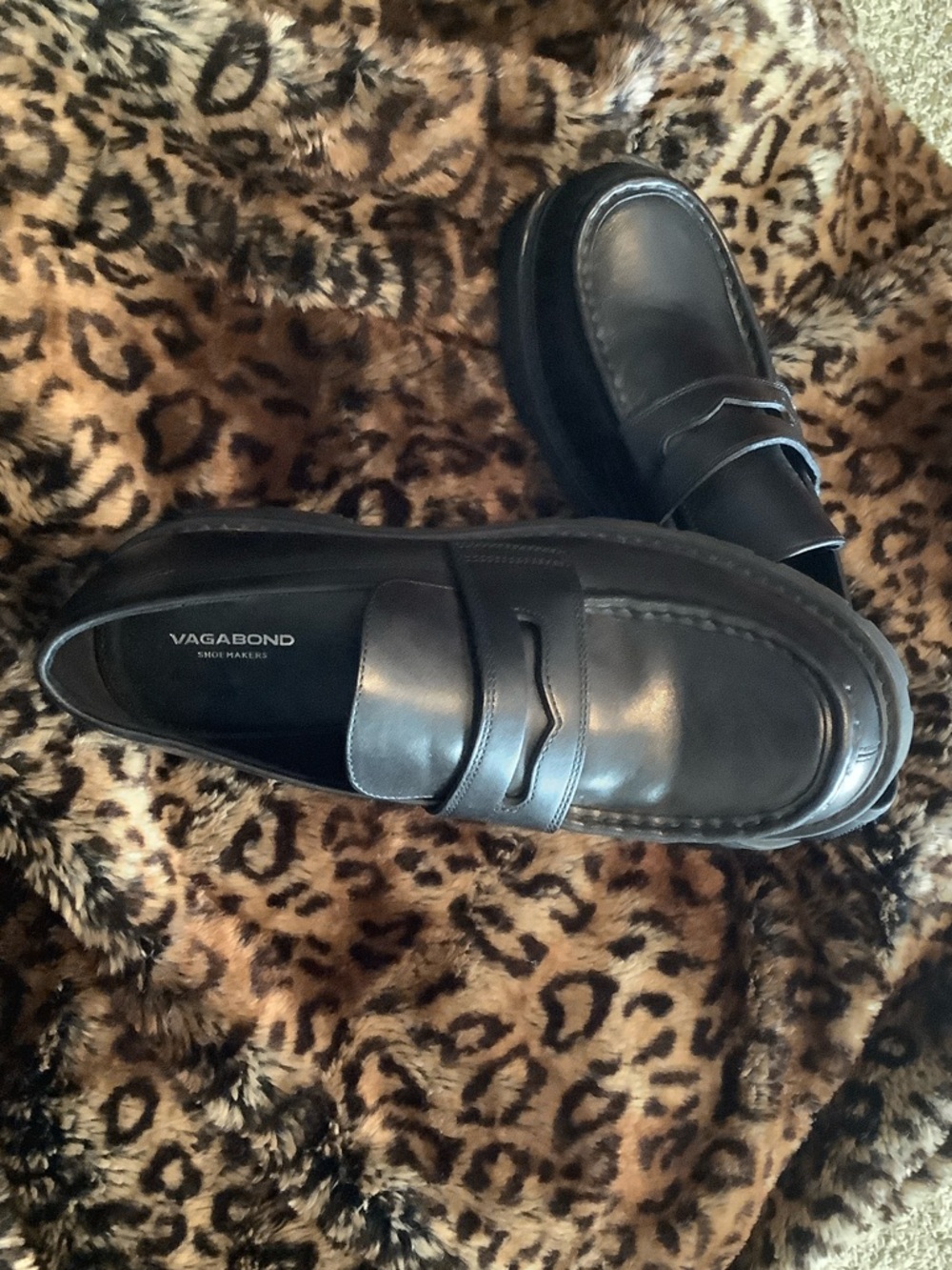 Vagabond Black Leather Penny Loafers